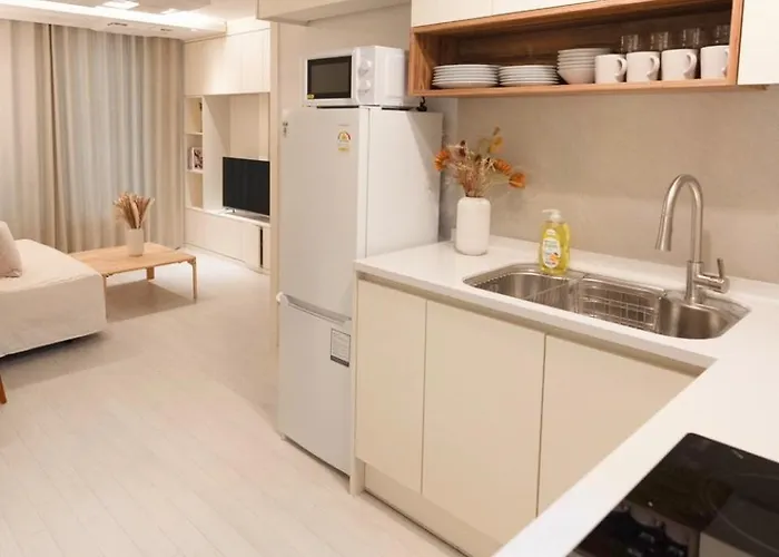 Daonsup-modern Premium In Hongdae ,3r4b, Free Parking, Netflix