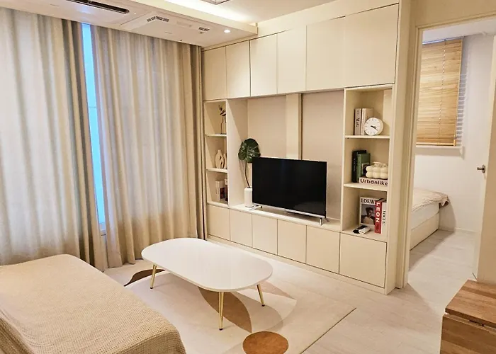 Daonsup-modern Premium In Hongdae ,3r4b, Free Parking, Netflix Seul